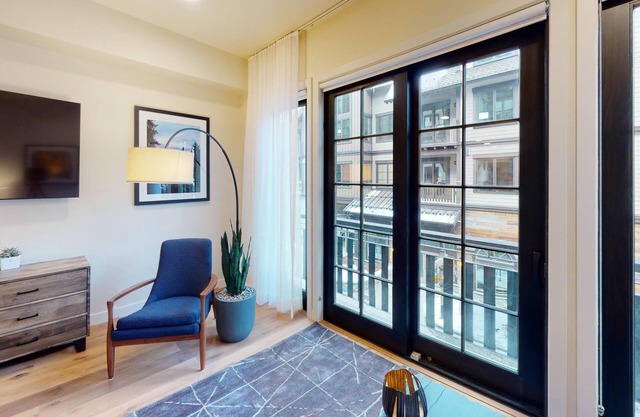 Contemporary Condo|Juliette Balcony|Village Views