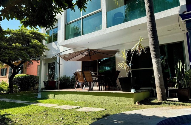 Contemporary duplex with pool