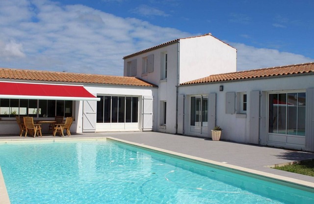 Contemporary house with heated pool on Oléron Island