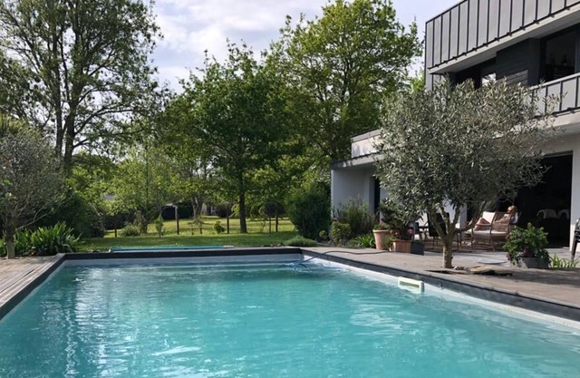 Contemporary house with pool near Saint Goustan