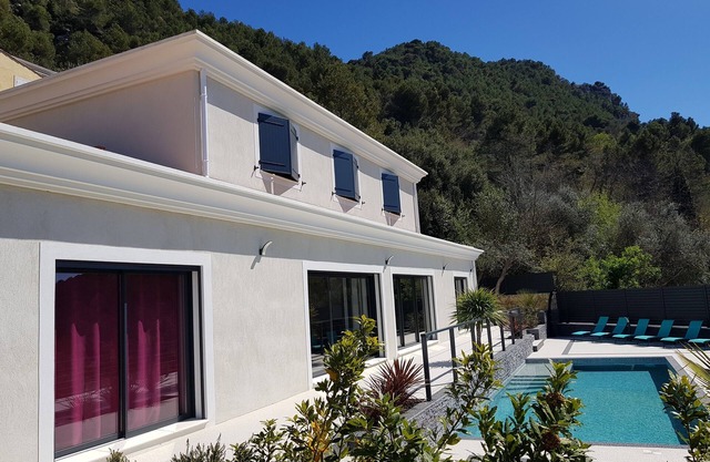 CONTEMPORARY VILLA BETWEEN NICE AND VILLEFRANCHE SUR MER