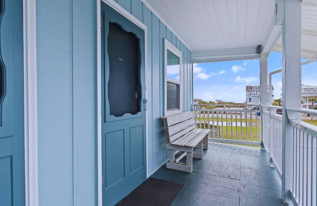 Continental Motel - studio with kitchenette close to beach