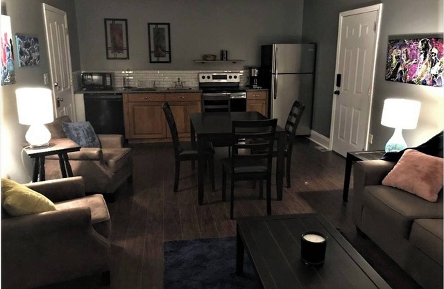 Convenient Downtown Location!
