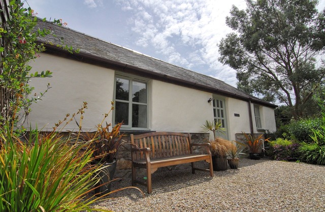 Converted Barn, Rural Location, Near Coast, Parking & Dog Friendly