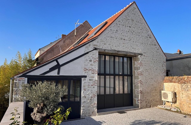 Converted barn with superb canal views