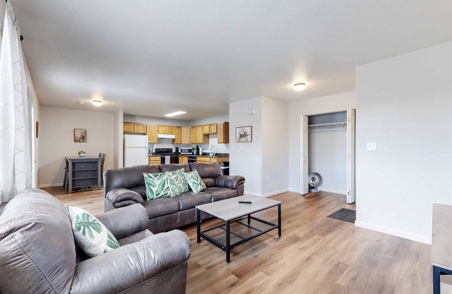 Cool 2-Bed Condo Patio & Parking in Brighton near DIA and easy access to Denver