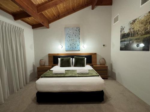 Coonawarra Place Motor Inn