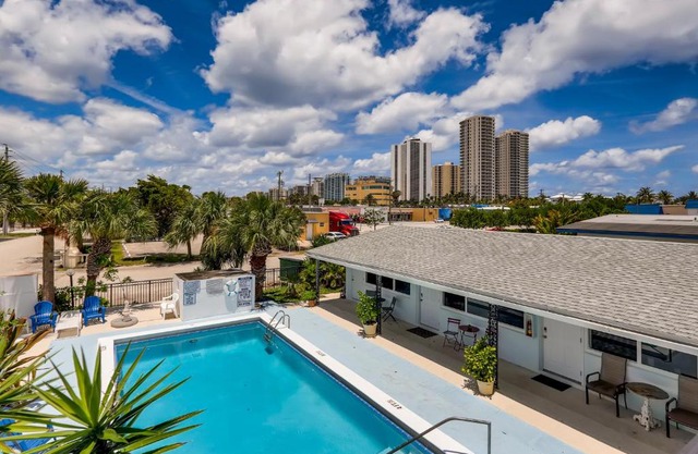 !Coral Sands 1 Bedroom Stunner!