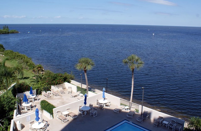 CORNER UNIT- SPACIOUS 1400 SQUARE FEET! 2 BALCONIES! GULF VIEWS! 5 STAR!