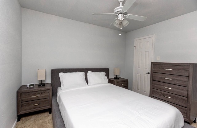 Corporate and Modern 1br suite I Pool I Parking