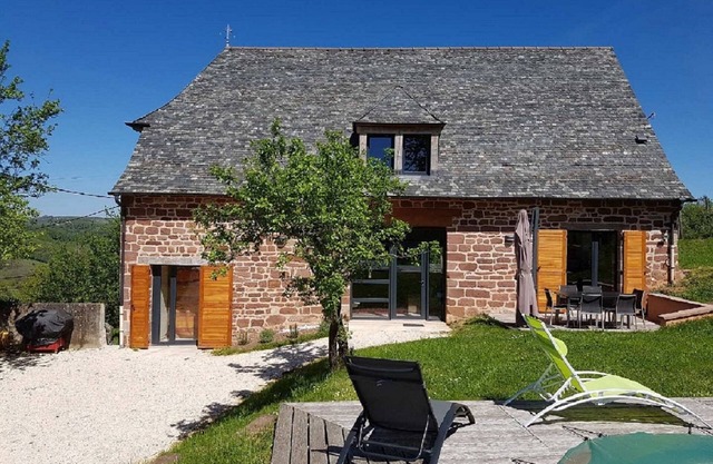 Corrèze, Near Périgord Noir: Very nice house with swimming pool