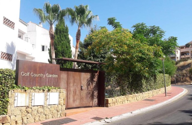 "Costa del Sol balcony with sea and montain view - Prime location!"