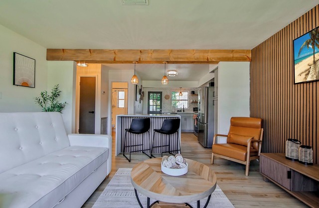 Costal Oasis 8 Minutes to Siesta Key Beach