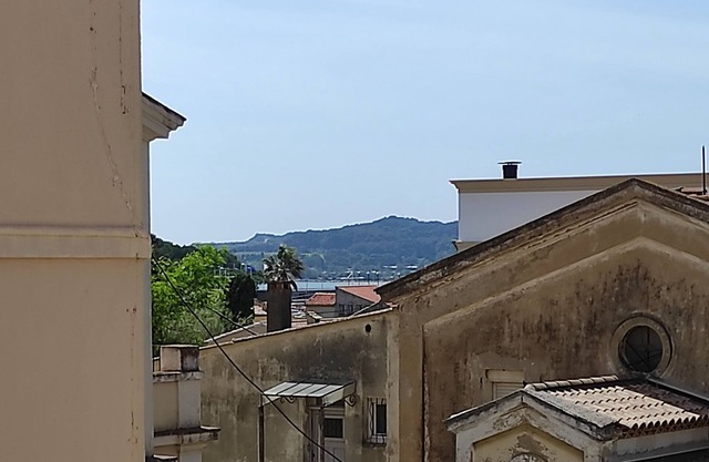 Cosy 2-bedroom apartment 100m from the picturesque port of Le Brusc