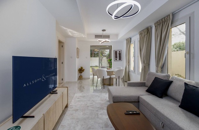 Cosy 2 Bedroom Villa + Maid’s room at The Springs