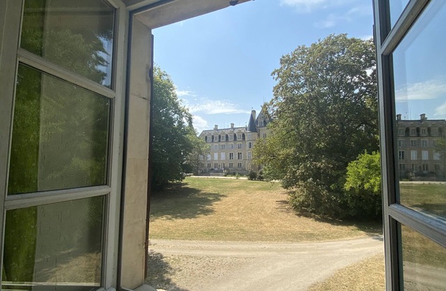 Cosy 4 beds house in the park of the castle