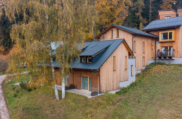 Cosy apartment for 4 guests with WIFI, TV, terrace, pets allowed, panoramic view and parking