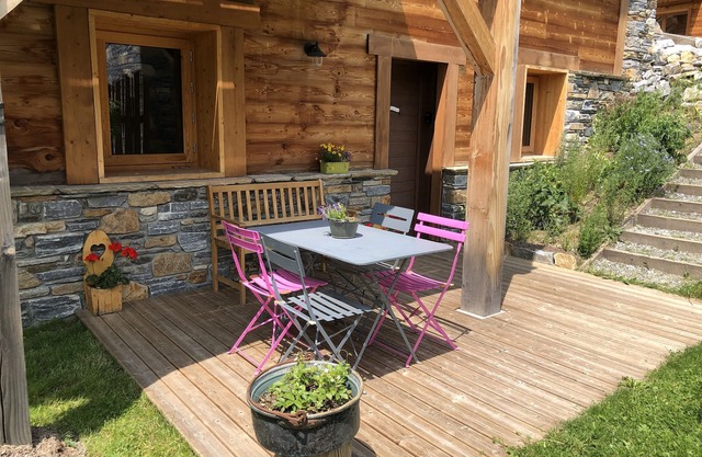 Cosy apartment close to ski slopes and hiking trails with beautiful terrace!