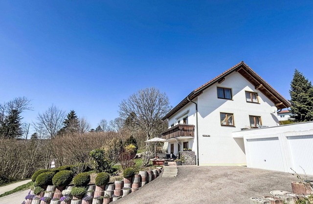 Cosy apartment for 3 guests with WIFI, TV, terrace and parking