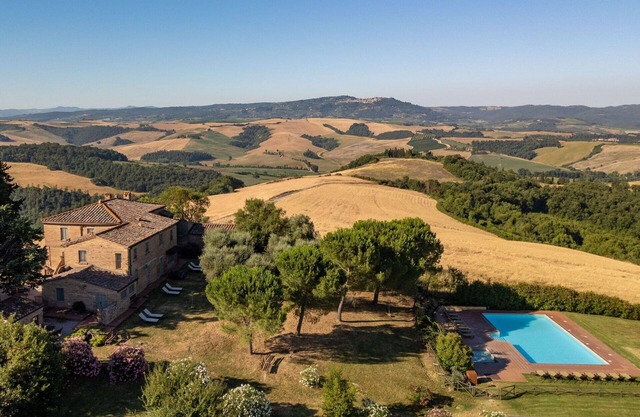 Cosy apartment in villa for 6 people with WIFI, pool, TV, terrace, pets allowed and panoramic view