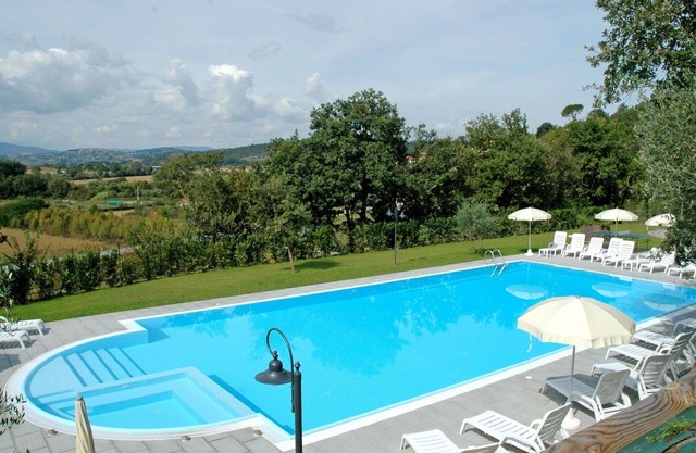 Cosy apartment in villa for 8 guests with WIFI, pool, A/C, TV and patio