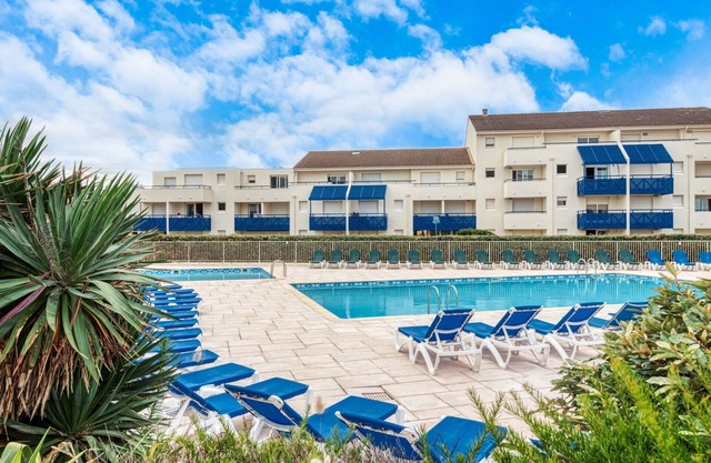Cosy apartment for 4 guests with pool, WIFI, TV, terrace and pets allowed