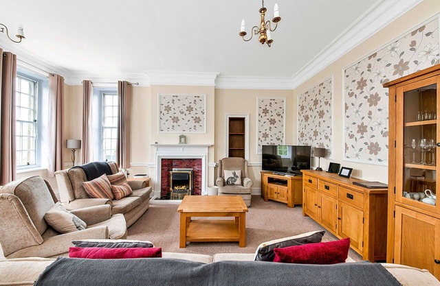 Cosy apartment for 6 guests with hot tub, pool, WIFI and terrace