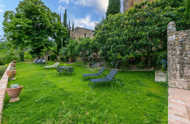 Cosy apartment for 10 people with WIFI, TV, patio, pets allowed and panoramic view