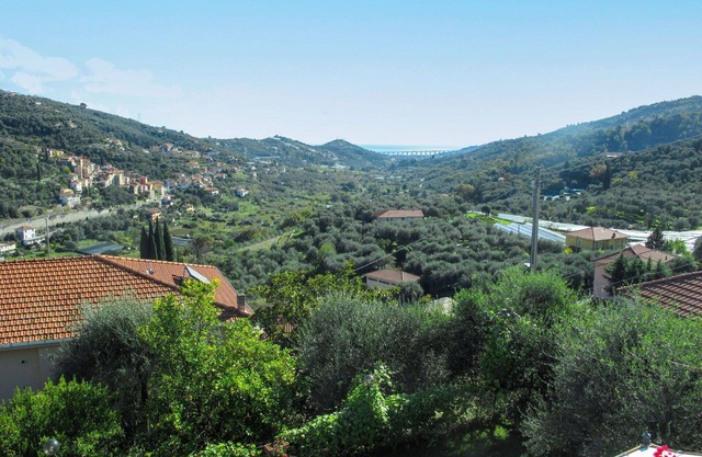 Cosy apartment for 10 guests with WIFI, private pool, TV and patio