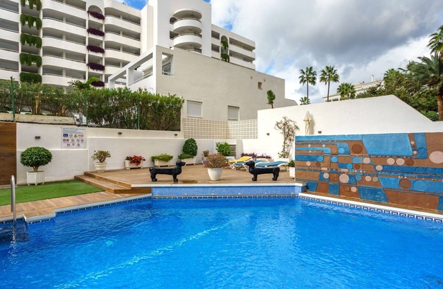 Cosy apartment for 2 people with A/C, WIFI, pool, TV and terrace