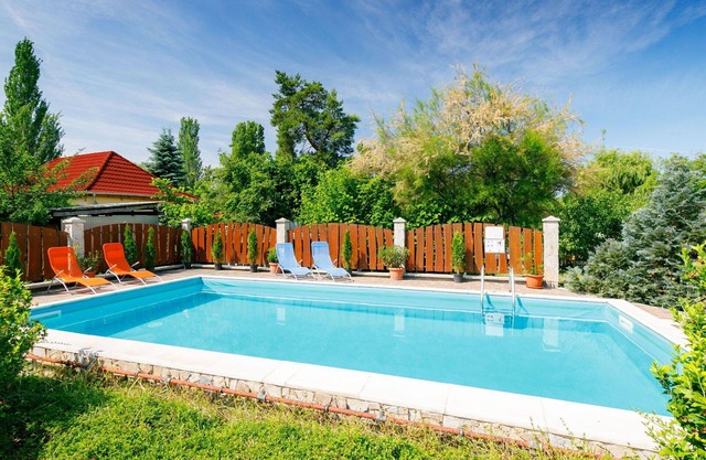 Cosy apartment for 4 guests with WIFI, A/C, pool