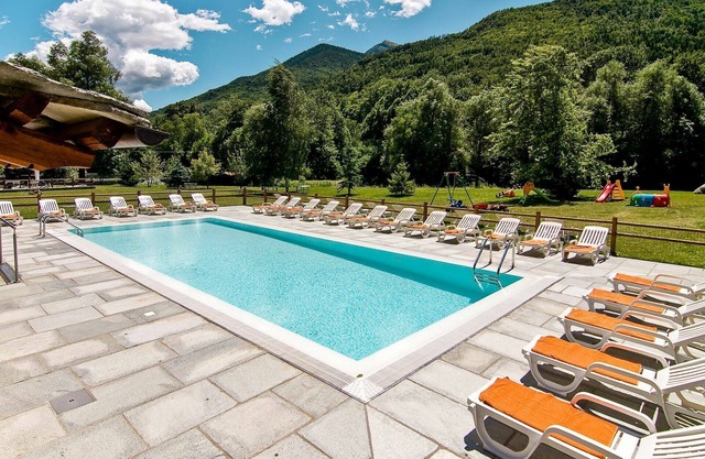 Cosy apartment for 4 guests with WIFI, pool, TV and terrace
