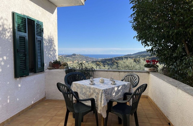 Cosy apartment for 4 people with A/C, WIFI, TV, terrace, pets allowed and panoramic view
