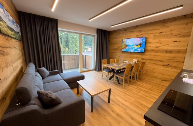 Cosy apartment for 5 guests with WIFI, TV, balcony, panoramic view and parking