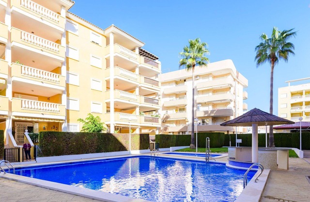 Cosy apartment for 5 guests with pool, WIFI, TV, terrace and pets allowed