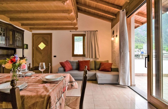 Cosy apartment for 5 people with WIFI, TV, terrace and pets allowed
