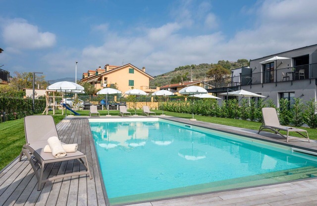 Cosy apartment for 6 guests with pool, A/C, WIFI, TV, terrace and pets allowed