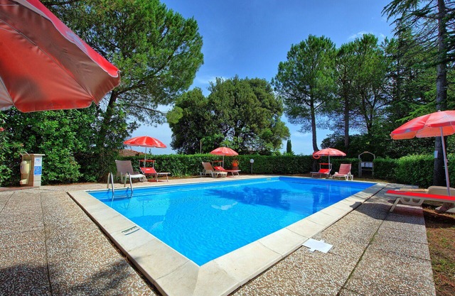 Cosy apartment for 6 people with pool, WIFI, veranda and panoramic view, close to San Gimignano