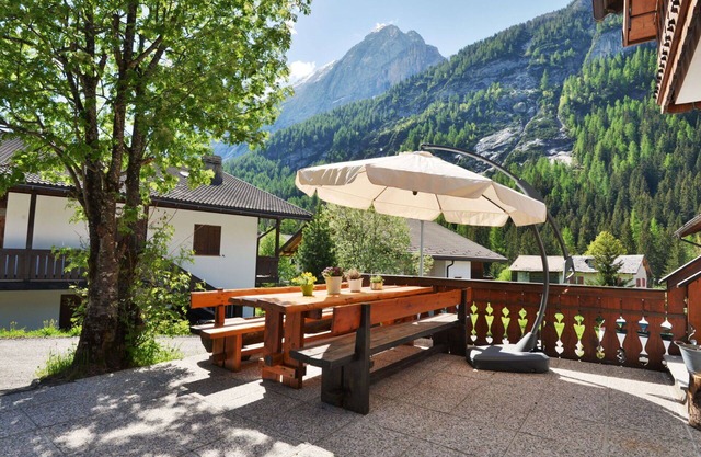 Cosy apartment for 6 people with WIFI, TV and patio