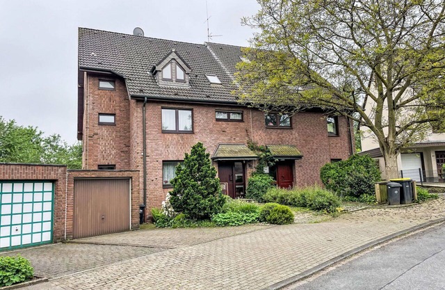 Cosy apartment for 3 guests with WIFI, TV, balcony and parking