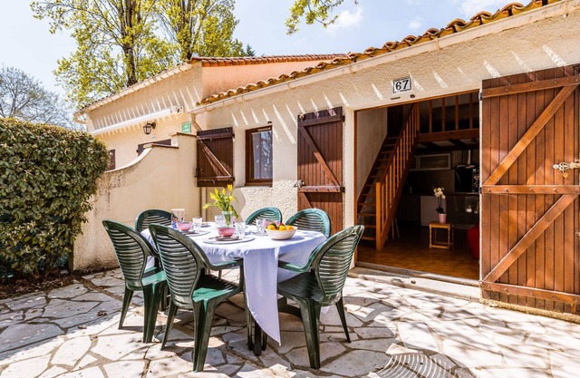 Cosy apartment for 4 guests with WIFI, TV, terrace and pets allowed