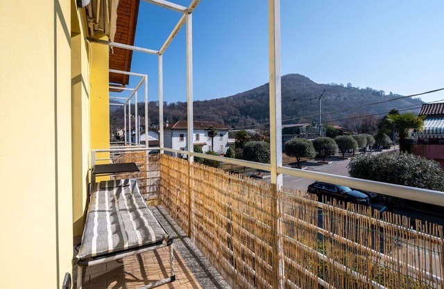 Cosy apartment for 5 people with WIFI, pool, TV, terrace and pets allowed