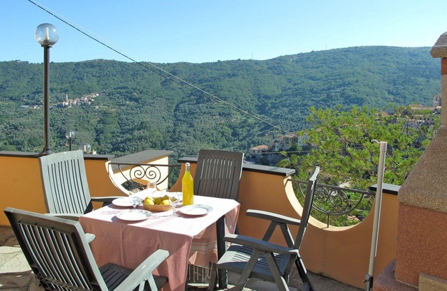 Cosy apartment for 5 people with WIFI, TV, terrace and panoramic view