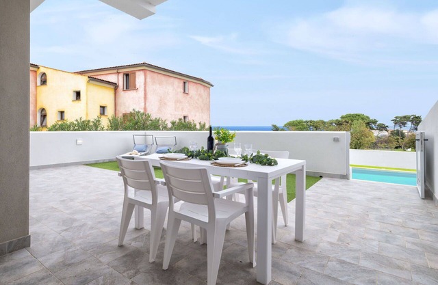 Cosy apartment for 6 guests with pool, WIFI, A/C, TV, patio and pets allowed