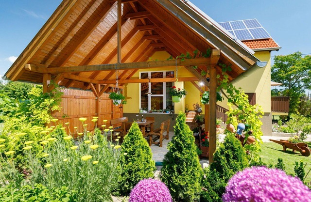 Cosy apartment for 4 people with WIFI, A/C, TV and terrace