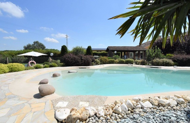 Cosy apartment in villa for 4 guests with pool, WIFI, A/C, TV and patio