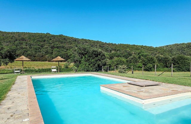 Cosy apartment in villa for 4 people with WIFI, pool, TV, patio and pets allowed