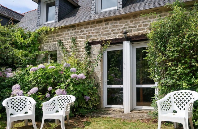 Cosy apartment in villa for 4 people with terrace and pets allowed