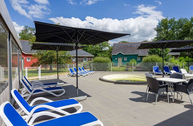 Cosy apartment in villa for 6 people with pool, internet, TV, terrace and pets allowed