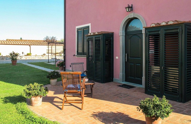 Cosy apartment in villa for 5 people with A/C, WIFI, pool, TV and terrace